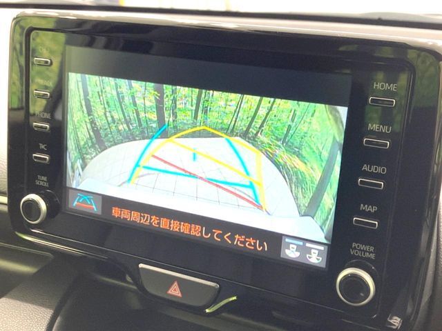 【バックカメラ】駐車時に後方がリアルタイム映像で確認できます。大型商業施設や立体駐車場での駐車時や、夜間のバック時に大活躍！運転スキルに関わらず、今や必須となった装備のひとつです！
