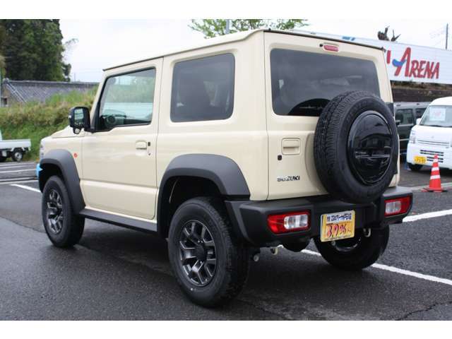 R7.3　登録済み未使用車　ジムニーシエラ　JC　4WD　4AT　LEDヘッドランプ　ヘッドランプウォッシャー　クルーズコントロールシステム　本革巻ステアリングホイール　LEDサイドターンランプ付ドアミラー
