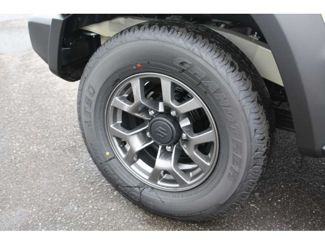 R7.3　登録済み未使用車　ジムニーシエラ　JC　4WD　4AT　LEDヘッドランプ　ヘッドランプウォッシャー　クルーズコントロールシステム　本革巻ステアリングホイール　LEDサイドターンランプ付ドアミラー