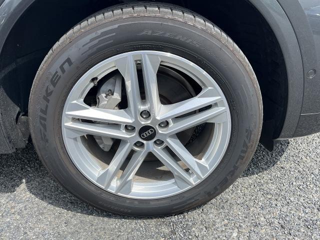 純正19インチアルミホイール『スタイリッシュなデザインでAudiならではの卓越した走りを支えるホイールと足回りです！ぜひご体感ください！』