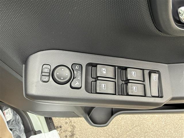 当店では皆様に安心してお車を運転していただくための自動車保険への加入やJAFへの加入もおこなえますのでご希望の方はお気軽にご相談ください。