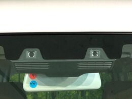 【スズキ　セーフティサポート】走行中に前方の車両等を認識し、衝突しそうな時は警報とブレーキで衝突回避と被害軽減をアシスト。より安全にドライブをお楽しみいただけます。