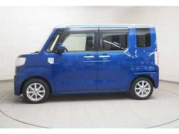 両側パワースライドドア付きだから、狭い駐車スペースなどでの 乗り降りラクラク！小さなお子さまのいるご家庭には嬉しい装備。