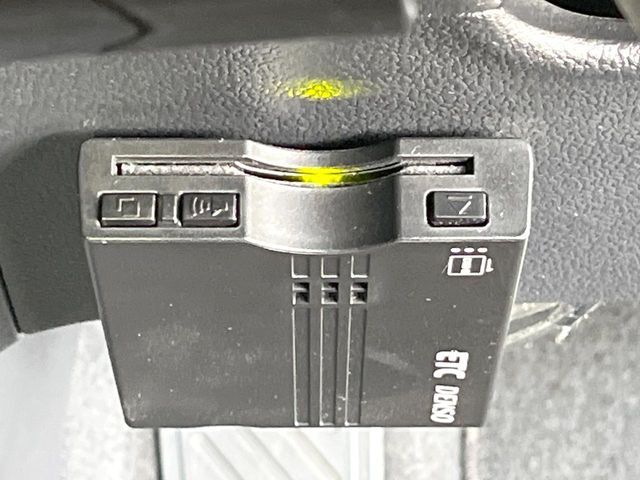 【ETC】高速道路の料金所をストレスなく通過！話題のスポットやサービスエリアに多い「スマートIC」利用時は必須のアイテムです。当店でセットアップを実施、ご納車当日からすぐにご利用いただけます！