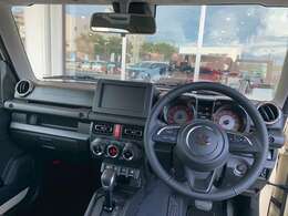 とっても視界が広くて、女性も運転しやすいお車になっております。