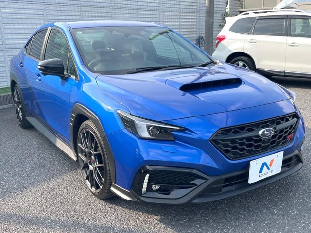 大好評のボディコーティング「弾スプラッシュコート」もご納車までに施工可能。通常のガラスコートと異なる、耐久年数6年の無機質ガラスコーティングが、ボディをキレイな状態に保ってくれます。