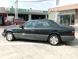 平成29年新社屋完成！居心地のいいショールームとフリードリンク！でゆっくいくつろいで下さい。中古車販売以外にも、レンタカーやキャンピングカー販売、カーコーティングも承っております！