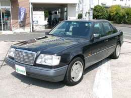 リモート商談も可能ですので、車両の気になるところをおっしゃって頂ければ、写真＆動画を送ることも可能ですし、リアルタイムで現社の状態をライブ映像にてご確認いただけます。