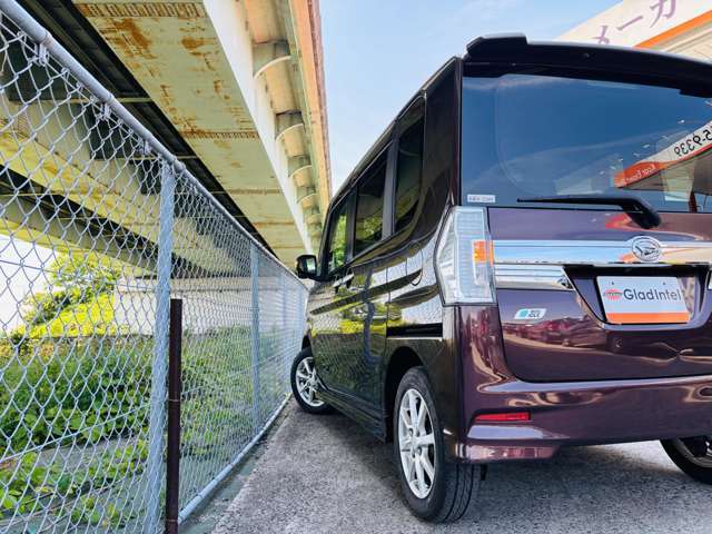 グラッドインテル六丁の目店は軽自動車専門店です！お客様のニーズに合わせ、格安車両からこだわりの車両、ライトカスタムを施した車両など、約50台展示販売しております！きっとお気に入りの1台が見つかります！
