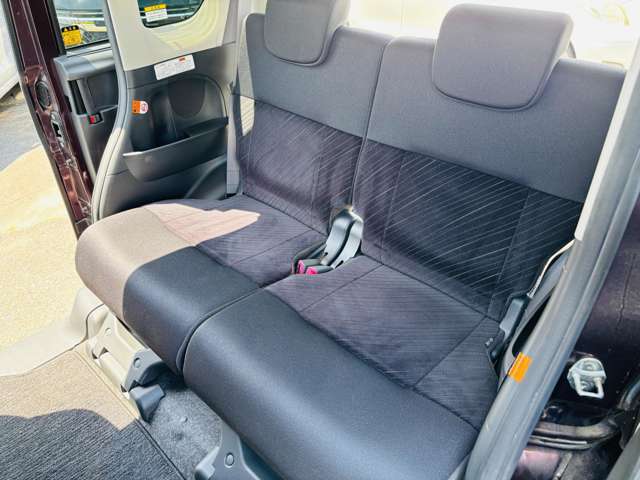 ブラックを基調とした車内となっております！ブラックの車内は高級感がありますよね！もちろん、ここから更にクリーニングが入りより綺麗な内装でご納車いたします！