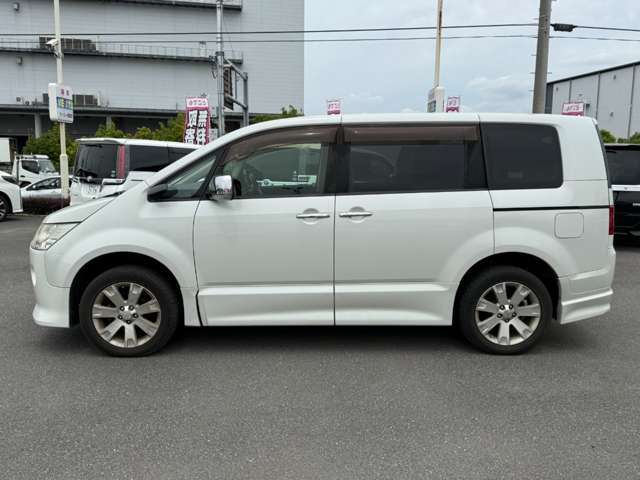 ☆快適装備の【オートクルーズコントロール】搭載車輌　長距離ドライブの必需品☆燃費を改善しハンドル操作のみで高速巡航が可能な装備です☆