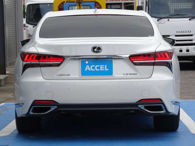 型式指定番号：18748　類別区分番号：0007　車検証記載：長さ523cm×幅190cm×高さ145cm