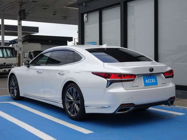 車両重量：2170kg　車両総重量：2445kg