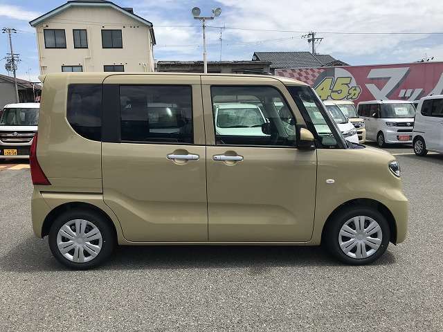 【軽の森堺鉄砲町店】に掲載されていないお車でも、ご希望の車種やお好みの色・グレードを仰って頂いたらお取り寄せも可能です！ お気軽にご相談下さいませ★