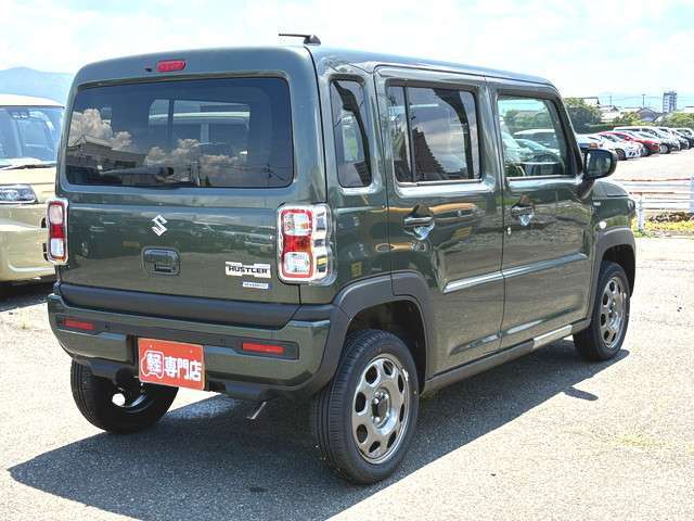 【保険】自動車保険のスペシャリストがお客様の立場になってお客様に最適な自動車保険のご提案や万が一の時の事故対応にあたりますので、ご安心ください。