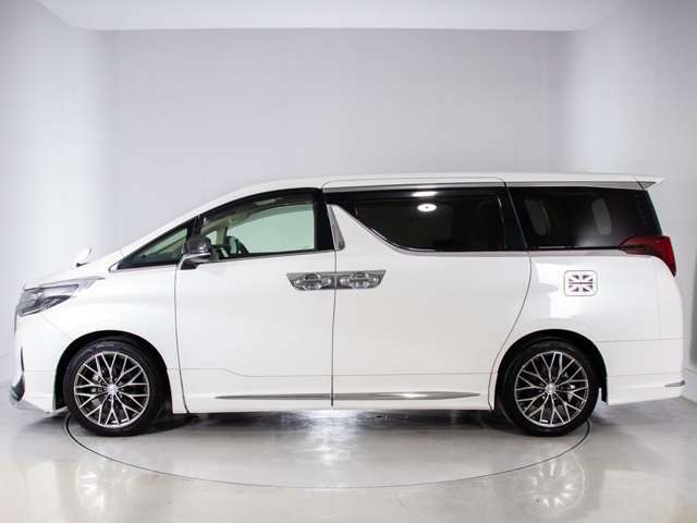 ★ボディーカラーは新車時からの純正色です！色替え車・オールペイント車両ではございません。