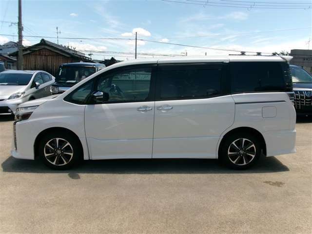 トヨタ認定中古車になります。まるごとクリーニングで見えない部分もまるごと洗浄しております。