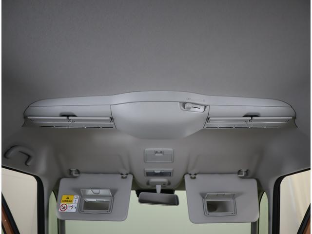 前席上部に付いているスリムサーキュレーターで室内の空気を循環させエアコンの効きをサポート☆後席でも快適にお過ごしいただけます♪