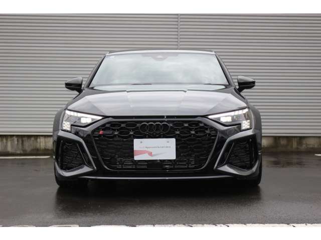 弊社認定中古車をご覧いただき誠にありがとうございます。お客様に合った1台を弊社スタッフがご案内させて頂きます。