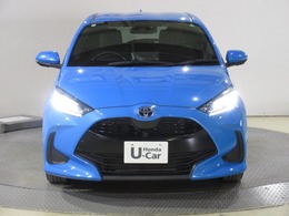 ハロゲンより明るく、より遠くまでさらなる安心感のあるLEDヘッドライトを採用。照射軸の上下方向を自動調整するオートレベリング機構、点灯忘れも防止できるオートライトコントロール機構付きです。