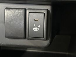 【シートヒーター】寒い日に重宝するシートヒーター！エアコンより早く温まってくれるので寒がりの人も安心ですね♪エアコンの温風は乾燥するから苦手、という方にもをおすすめです。