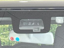 【スズキ　セーフティサポート】走行中に前方の車両等を認識し、衝突しそうな時は警報とブレーキで衝突回避と被害軽減をアシスト。より安全にドライブをお楽しみいただけます。