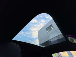 万が一ご愛車が故障した場合でも2年間走行距離に関係なく全国のディーラーで対応可能な工賃を含む正規の無償修理を受けて頂けます。保証対象部品などに関してはお気軽にお尋ねください。