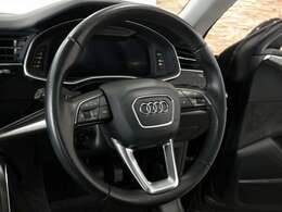 使用感の少ない室内はデビューパッケージ【ラグジュアリー】ならではの