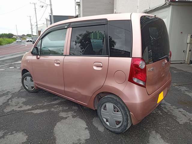 他店よりなぜ一般ユーザー買取が多いのですか？弊社はネットで中古車オークション代行UMV Japanというサイトを運営しており、日本全国か日々オークション購入の依頼や車両売却の依頼が多数ございます。