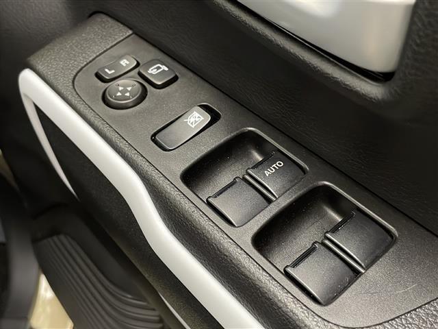 気になる車はお電話やメールで当店にお問い合わせください。なお、お電話での在庫の取り置きはできません。ご来場の際は、商談が重なる事が増えていますので事前に在庫有無をご確認くださいませ。