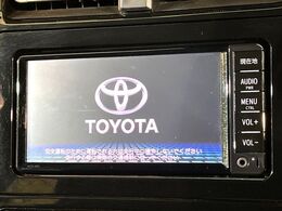 【純正ナビ】人気の純正ナビを装備。オーディオ機能も充実しており、Bluetooth接続すればお持ちのスマホやMP3プレイヤーの音楽を再生可能！毎日の運転がさらに楽しくなります！！