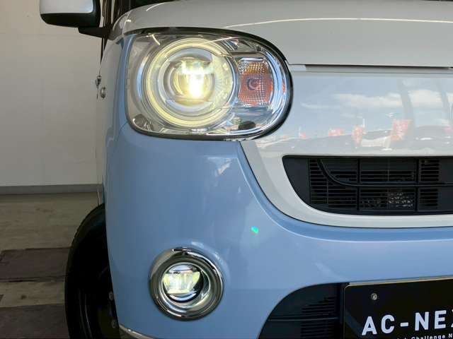 【LEDヘッドライト】夜間走行時も良好な視界を確保し安心して運転できます！点灯速度が早く、消費電力も抑えられます！