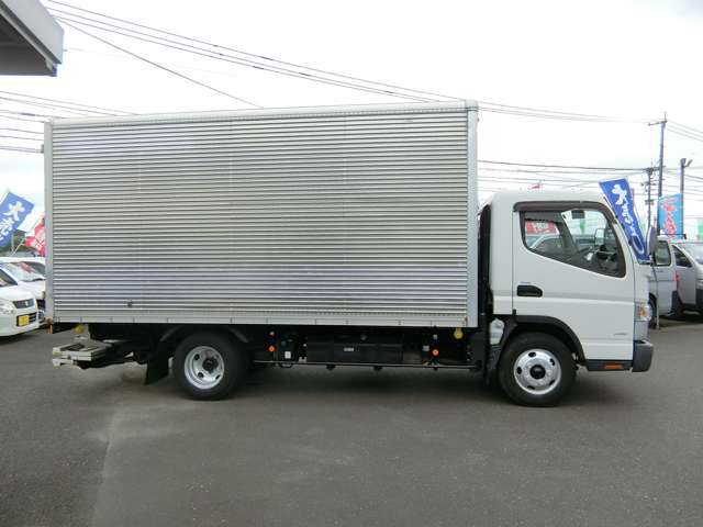 バン・トラック・商用車・九州管内にて豊富な在庫にて展示中都城インターチェンジより5分・ぜひお立ち寄りください！！オートピア21・バントラックセンター！！