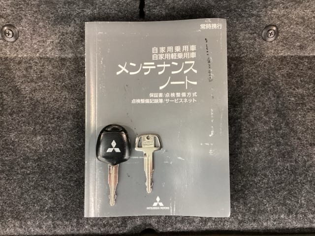 キーレス付きです。ボタンを押すだけでドアの開閉が楽々ですよ♪欠かせないアイテムですね。