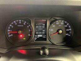 当店では車両本体価格以外に、諸費用を含めた支払総額も表示しておりますので、お客様の予算にピッタリのおクルマお選びができます。コーティングやJAFをセットにしたオトクな購入パックも好評です。