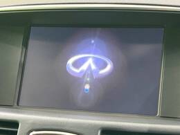 【メーカー純正ナビ】インテリアに溶け込むスタイリッシュな「専用設計」メーカーナビを装備♪視認性や操作性など基本性能にも優れ、より上質なカーライフをお楽しみいただけます。