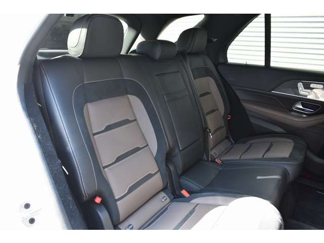 万一の車両トラブル等が発生した場合でも、お電話で現場での応急処置や車両のけん引、ドライバーや同乗者の方の移動手段の手配等、一定の条件にて無料でサポート致します。