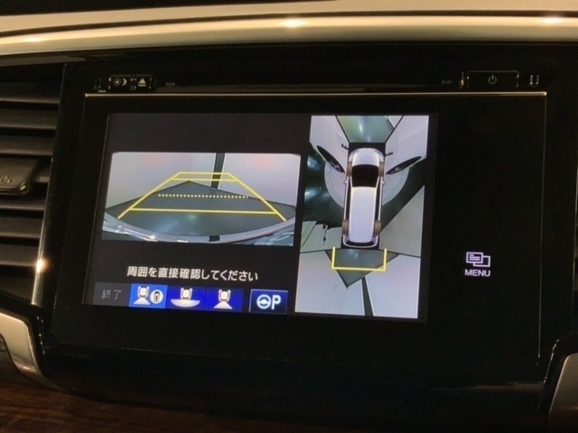 全方位モニターがついています！　車の周囲を360°安全確認できるので、普段の駐車はもちろんの事、縦列駐車や幅寄せの際にも活躍してくれますよ。