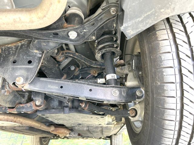 お車を安心してお乗りいただく為には、足回りの定期点検が欠かせません。サービスサポート（有償保証）では無料点検もご提供しており、安心のカーライフをお過ごしいただけるサポート体制が整っています。