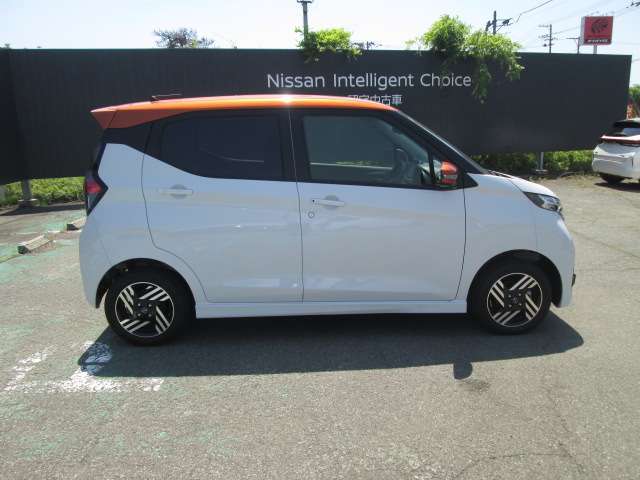 日産カーライフ保険プランなら、通常の自動車保険に加え充実のオリジナル補償を無償で受けられます。