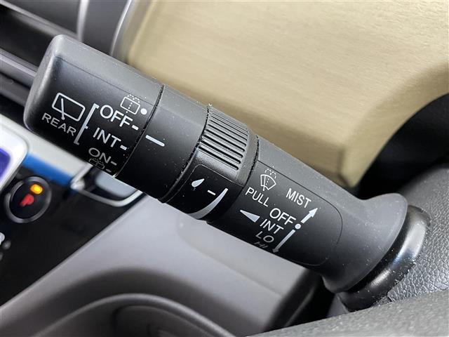 【運転席操作部】快適なドライブを楽しむための機能が装備されています！運転席から触れるので、使いやすいです！除菌プランいれていただくと、さらに清潔で安心していただけます！