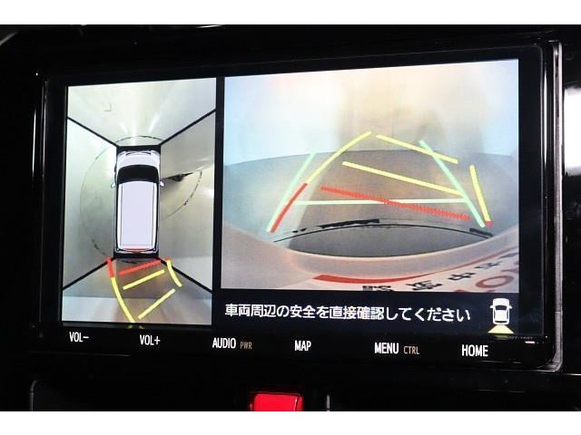 パノラミックビューモニター付き。　バック時に車両周辺の映像も表示することで、目が届きにくい場所も確認できて安心です！