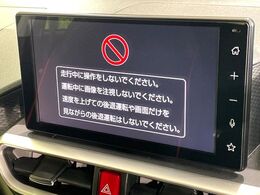 【9インチ　ディスプレイオーディオ】大画面ディスプレイへお持ちのスマートフォンと連携して、ナビやbluetoothでの音楽再生が可能です♪デザインはもちろん操作性も良好！別途ナビ機能の取付可能です♪