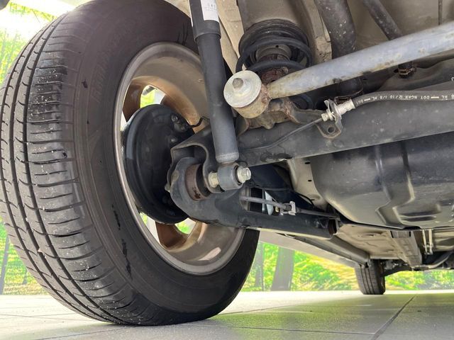 お車を安心してお乗りいただく為には、足回りの定期点検が欠かせません。サービスサポート（有償保証）では無料点検もご提供しており、安心のカーライフをお過ごしいただけるサポート体制が整っています。