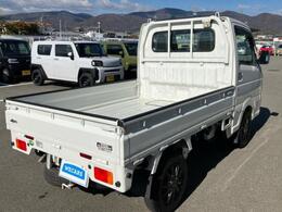 全国に店舗を展開しているのでどこでもお取り寄せが可能です！この車が気になるけど遠方だから・・・と諦める必要はありません！※別途陸送費が必要です。