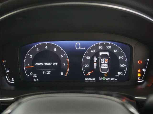 10.2インチデジタルグラフィックメーターで、速度表示やHonda SENSING作動表示などを、分かりやすく表示　見やすさを追求したメーターです。
