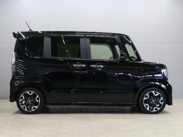 【コーティング】大好評のボディコーティング「グラスコーティング　ガードコスメSP」もご納車までに施工可能。ボディをキレイな状態に保ってくれます。