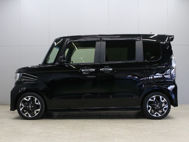 【コーティング】大好評のボディコーティング「グラスコーティング　ガードコスメSP」もご納車までに施工可能。ボディをキレイな状態に保ってくれます。