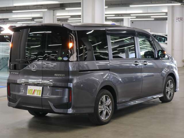 自社陸運局指定工場完備！国家資格車検検査員資格を持った整備士による整備。走行に関係のない所も不具合箇所があれば修理してお渡しいたします。
