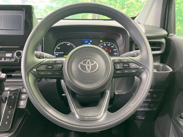 ステアリングも使用感が少なく、きれいな状態となっております♪